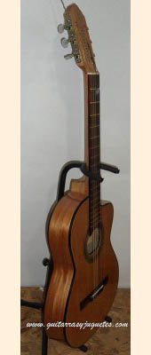 guitarra de Paracho de cedro con pinabete modelo MDCE con curva y color natural